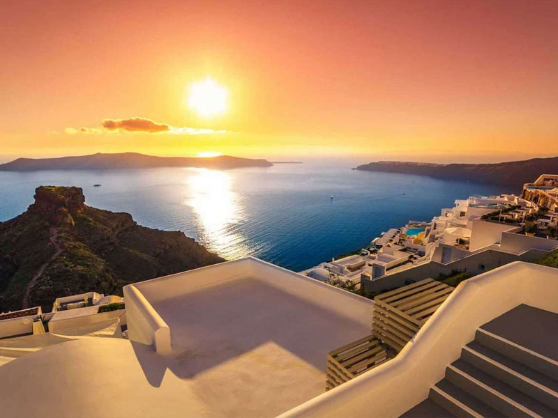5-Hour Private Santorini Tour with Red Beach